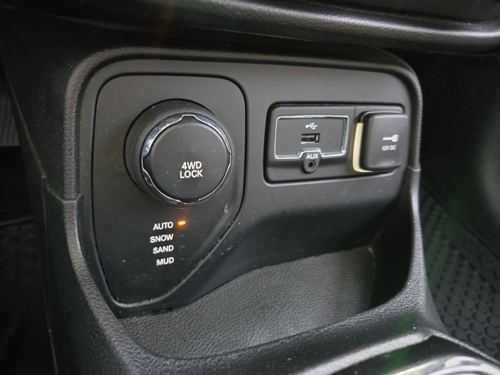 2016 Jeep Renegade Image 19