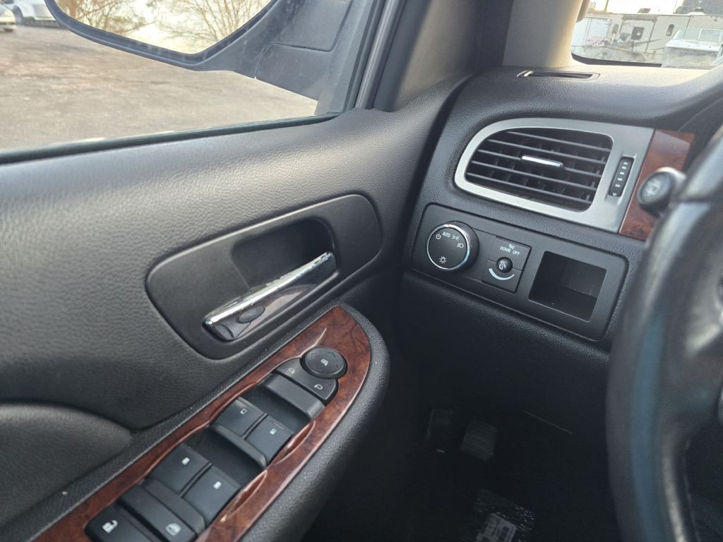 2009 GMC Yukon Image 16