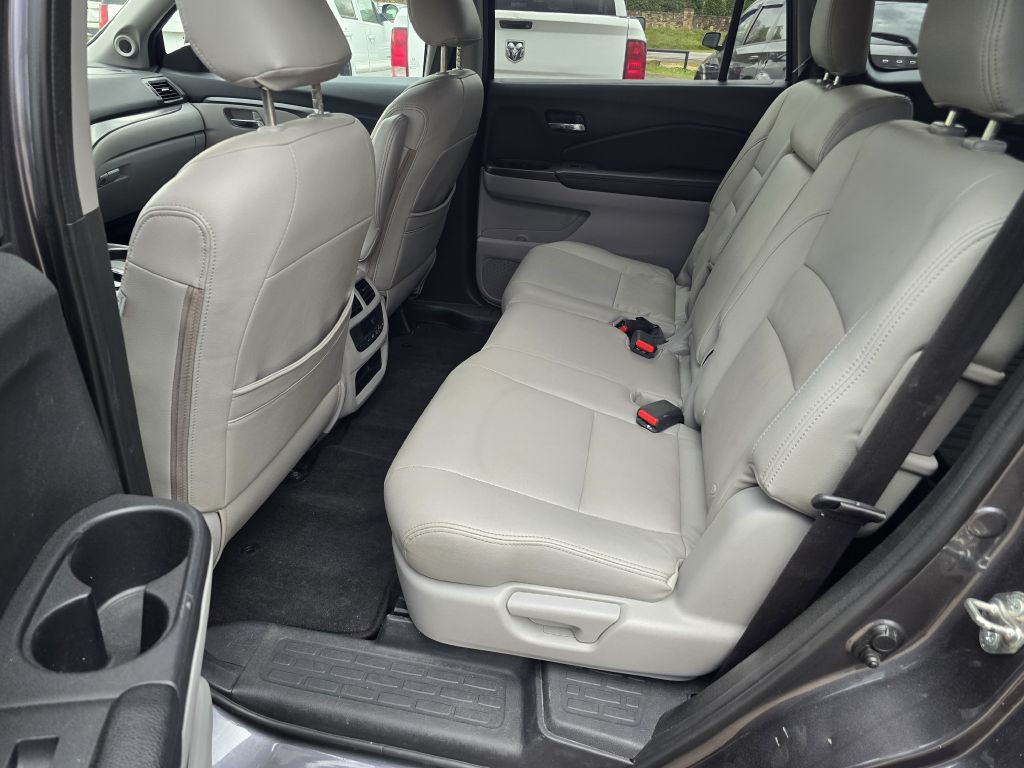 2017 Honda Pilot Image 8