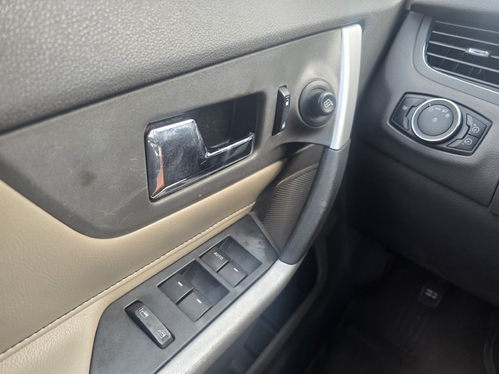 2012 Ford Edge Image 16
