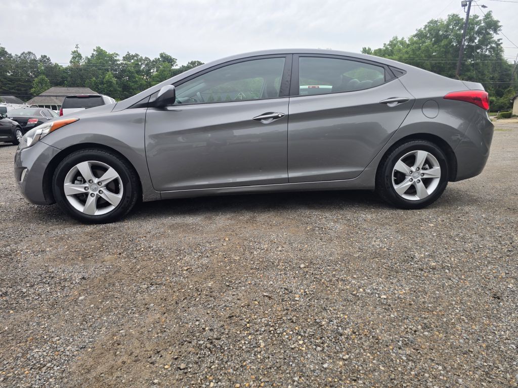 2013 Hyundai Elantra Image 2