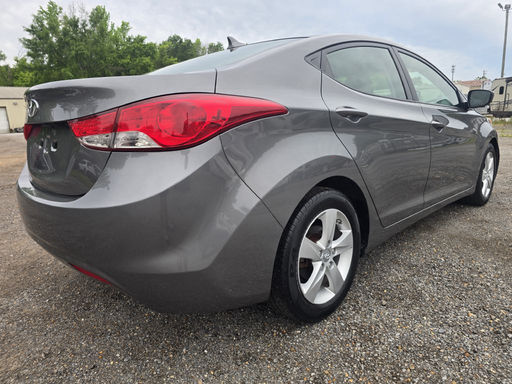 2013 Hyundai Elantra Image 4