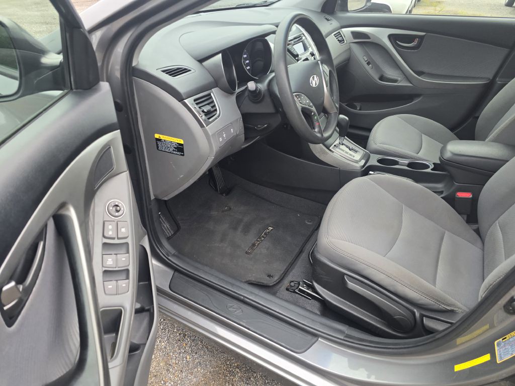 2013 Hyundai Elantra Image 7