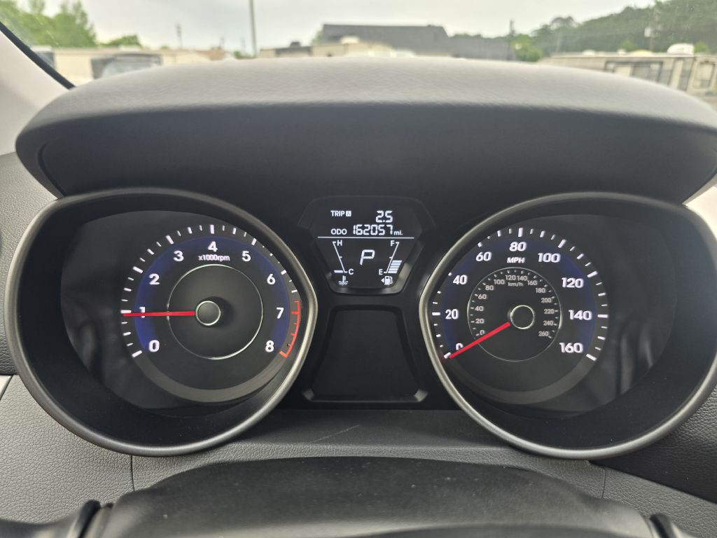 2013 Hyundai Elantra Image 9