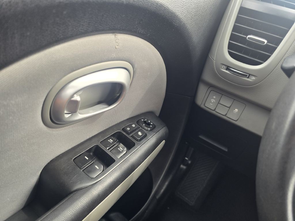 2014 Kia Soul Image 14