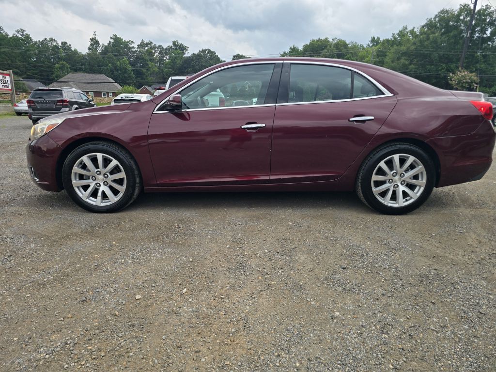 2015 Chevrolet Malibu Image 2