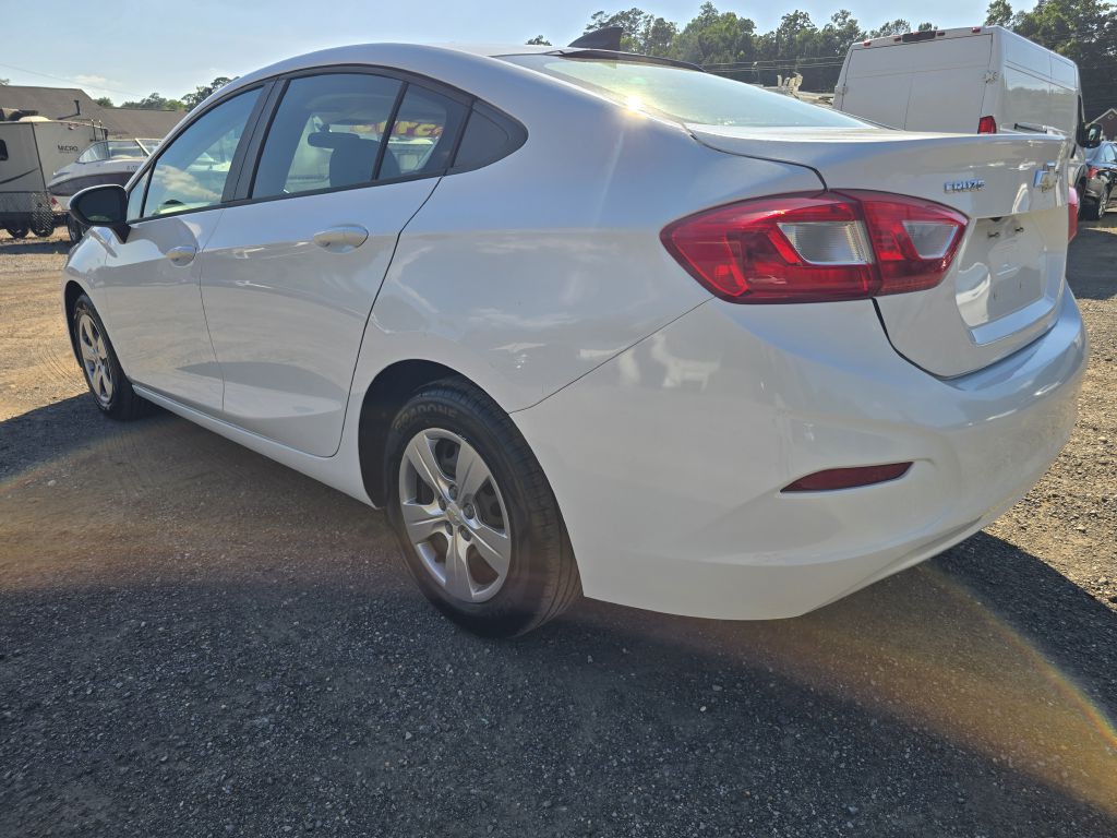 2017 Chevrolet Cruze Image 3