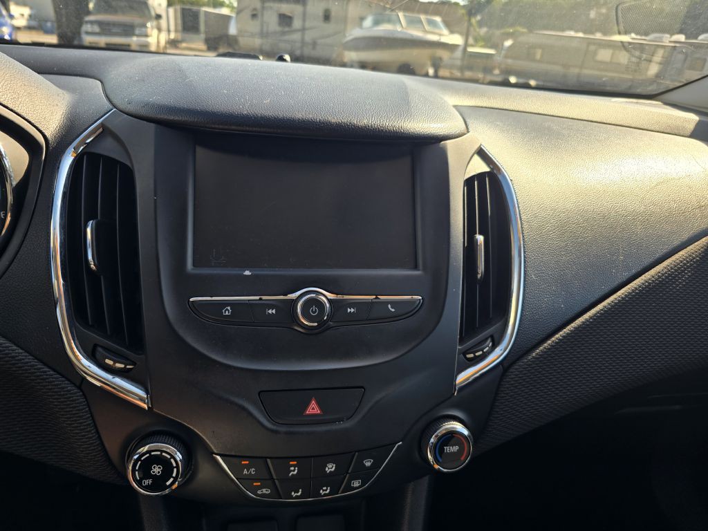 2017 Chevrolet Cruze Image 10
