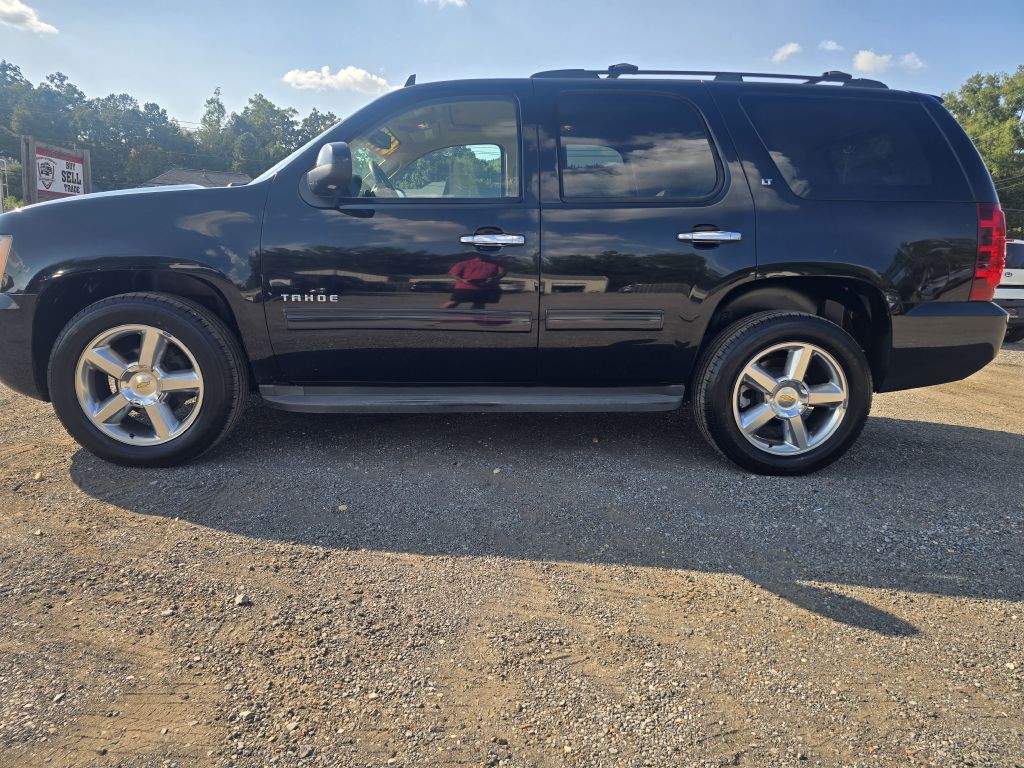 2011 Chevrolet Tahoe Image 2