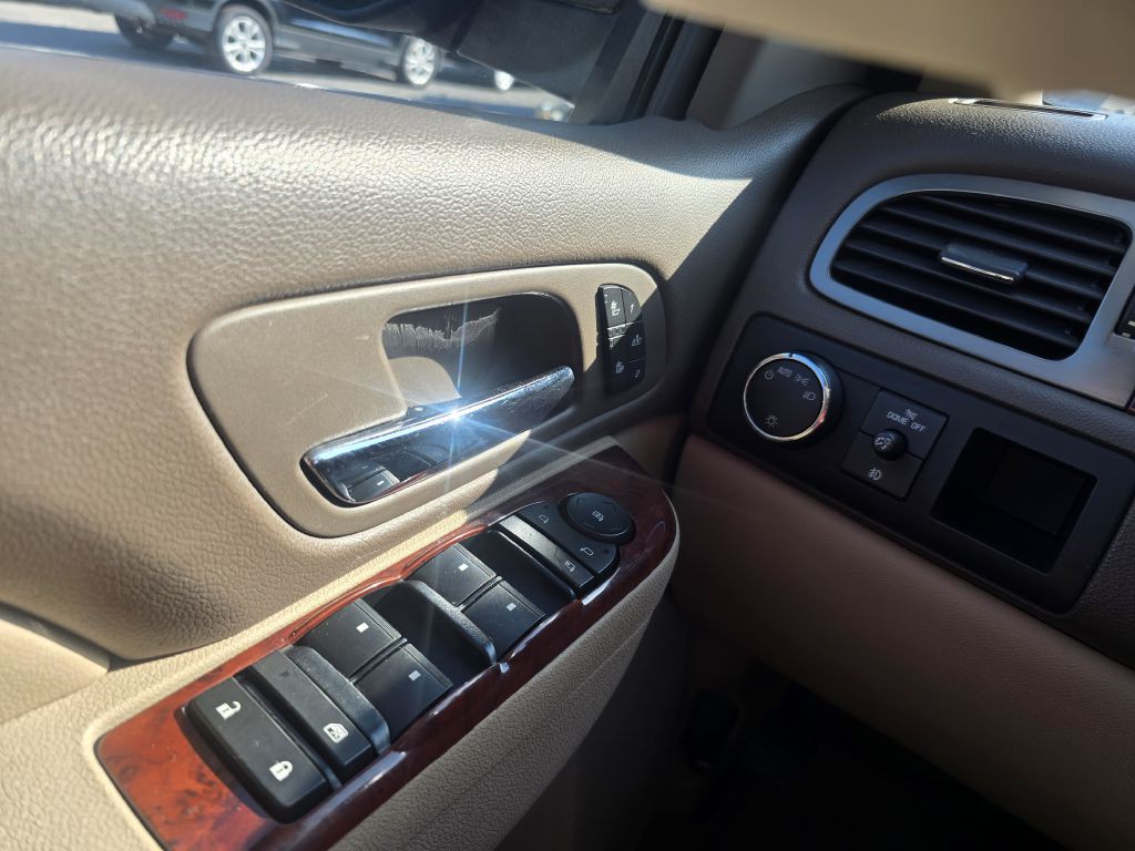2011 Chevrolet Tahoe Image 14