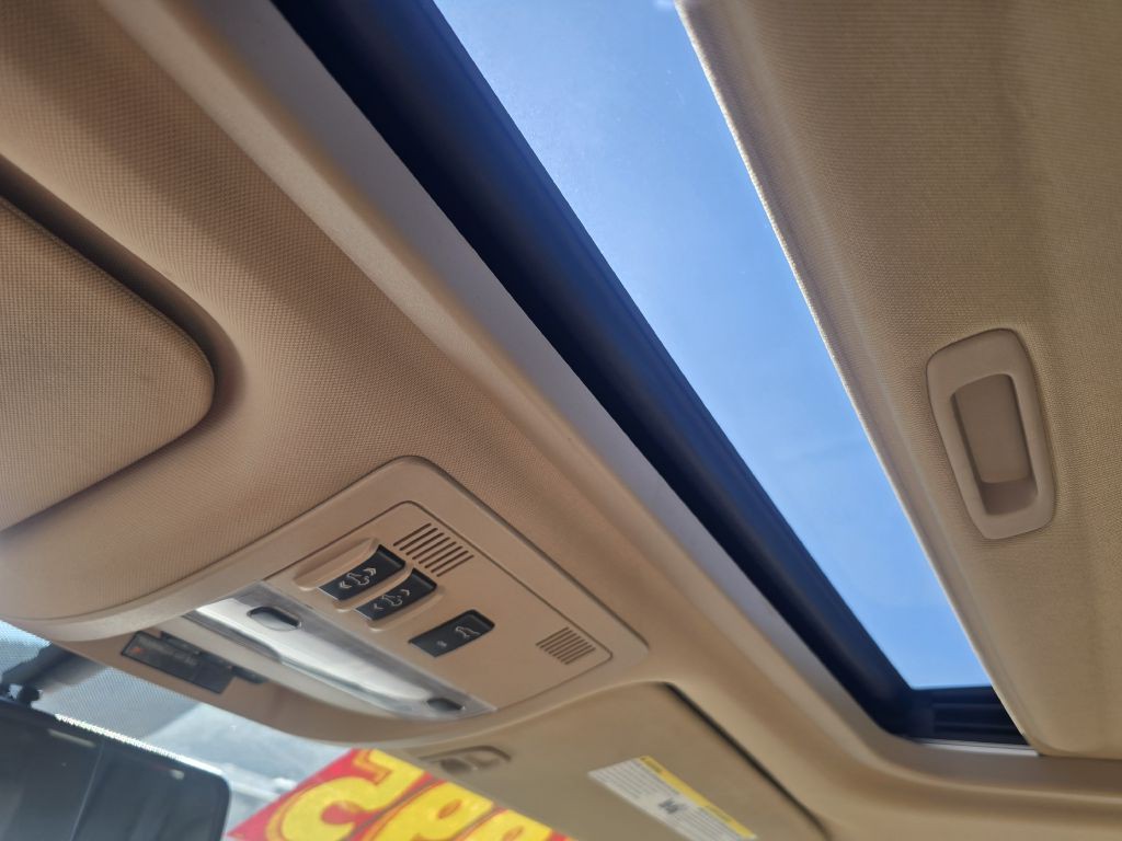 2011 Chevrolet Tahoe Image 16