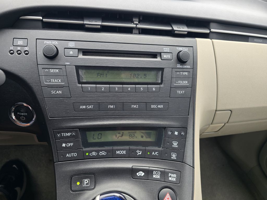 2010 Toyota Prius Image 12