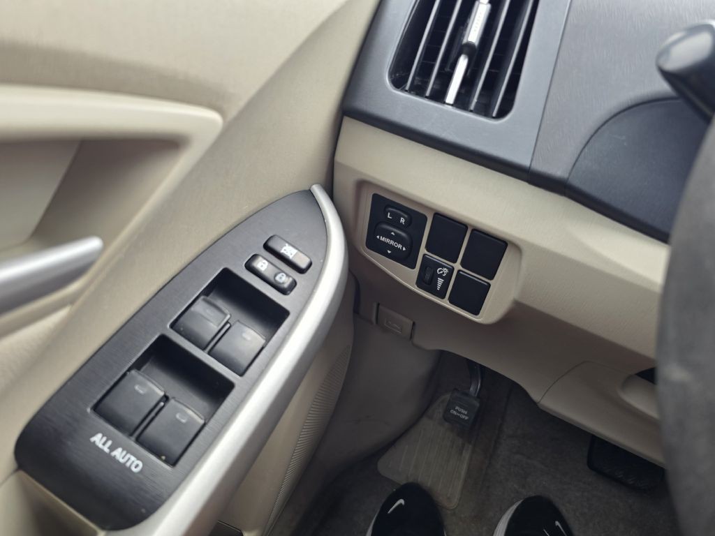 2010 Toyota Prius Image 18