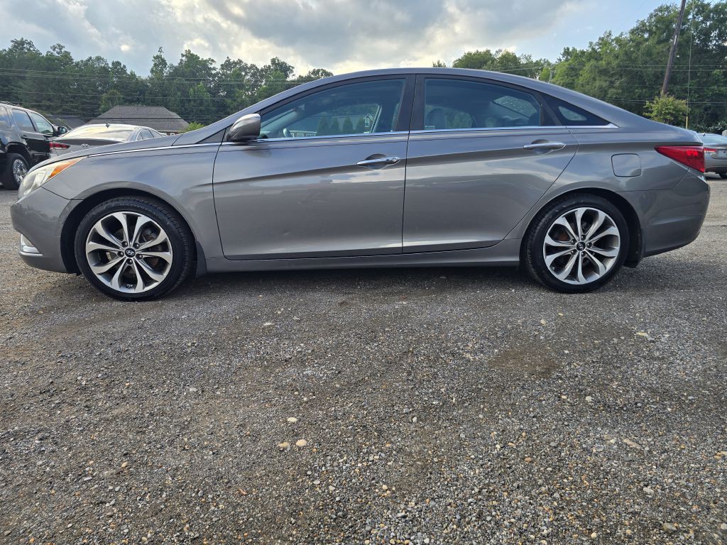 2013 Hyundai Sonata Image 2