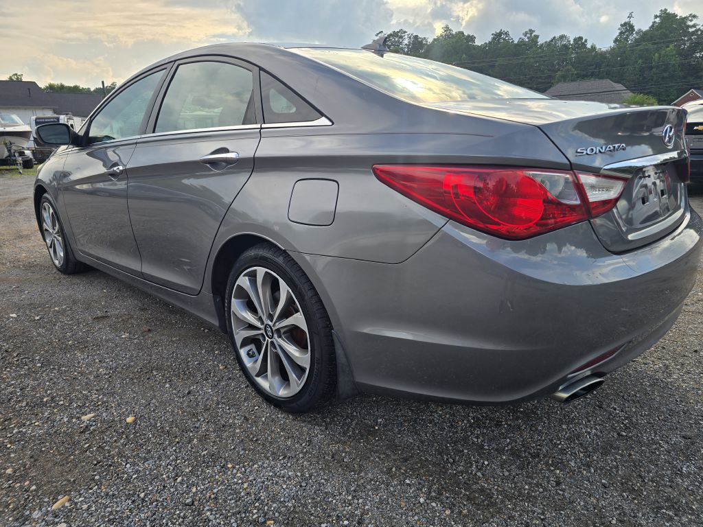 2013 Hyundai Sonata Image 3