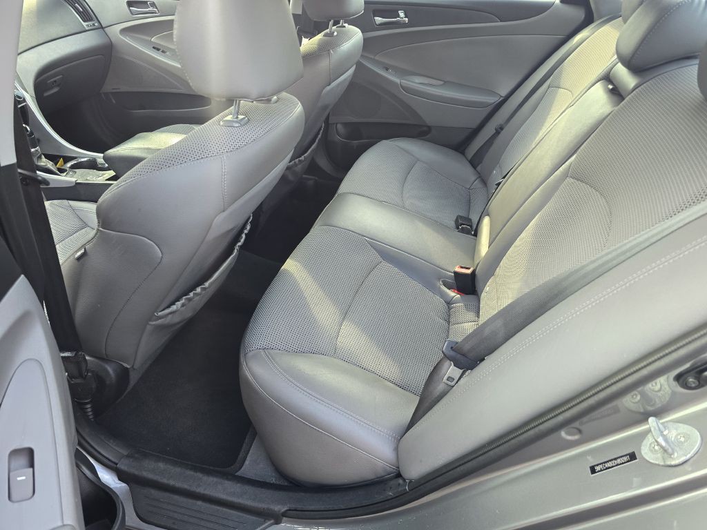 2013 Hyundai Sonata Image 8
