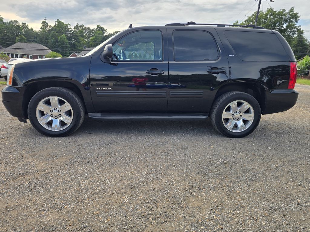 2011 GMC Yukon Image 2