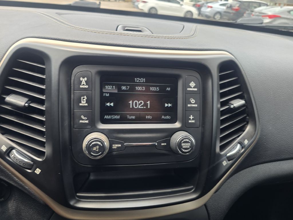2016 Jeep Cherokee Image 10
