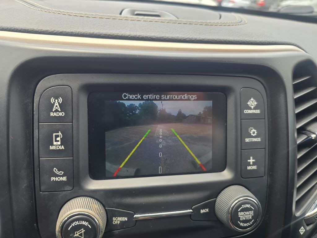 2016 Jeep Cherokee Image 11