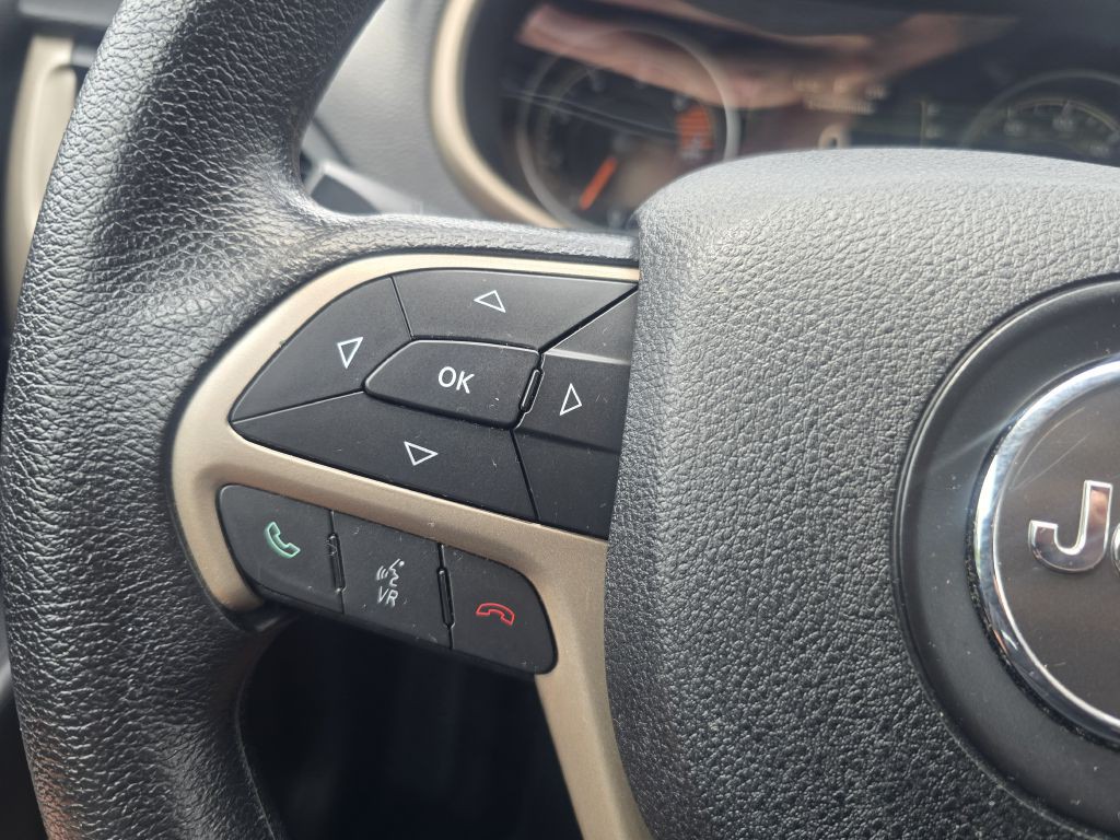 2016 Jeep Cherokee Image 15