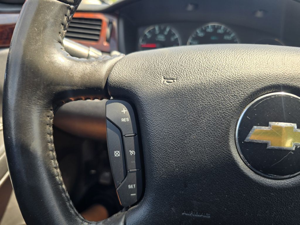 2011 Chevrolet Impala Image 12