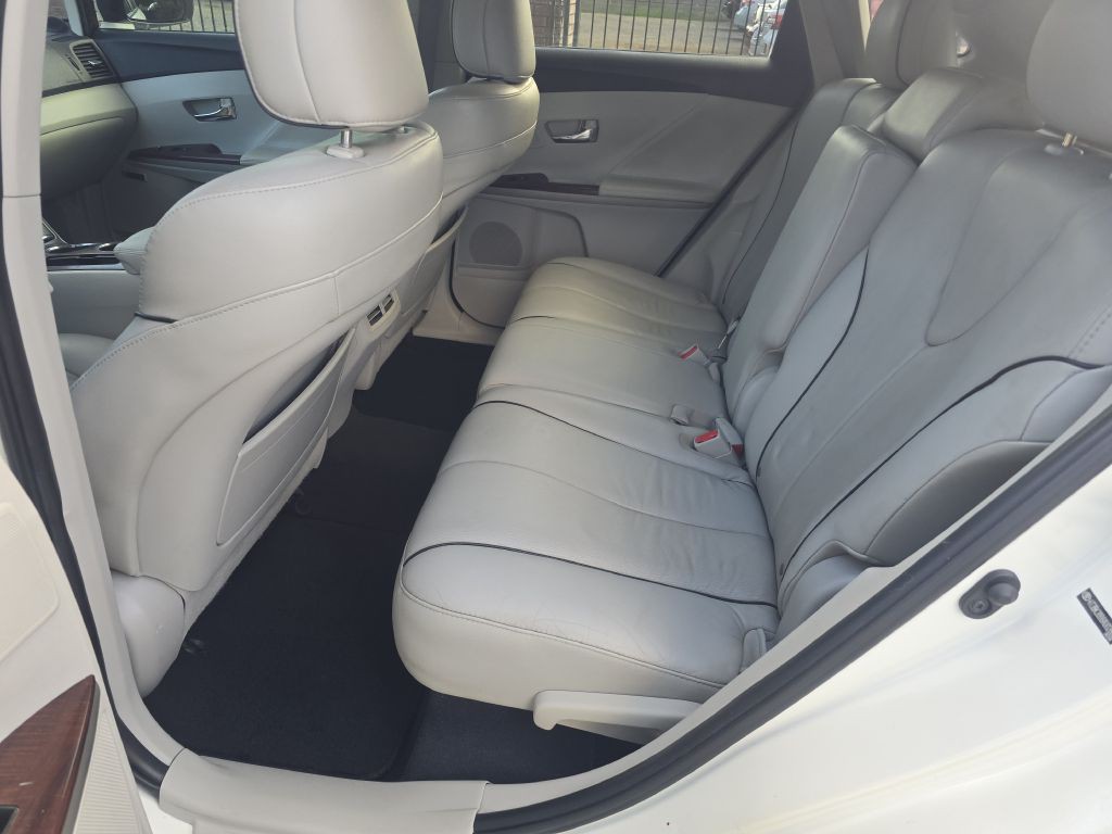 2010 Toyota Venza Image 8