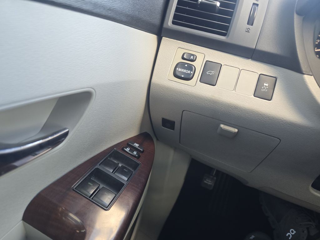 2010 Toyota Venza Image 17