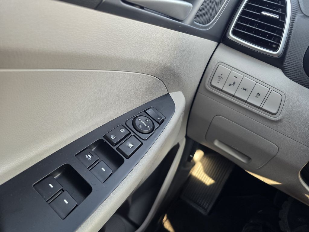 2019 Hyundai Tucson Image 17