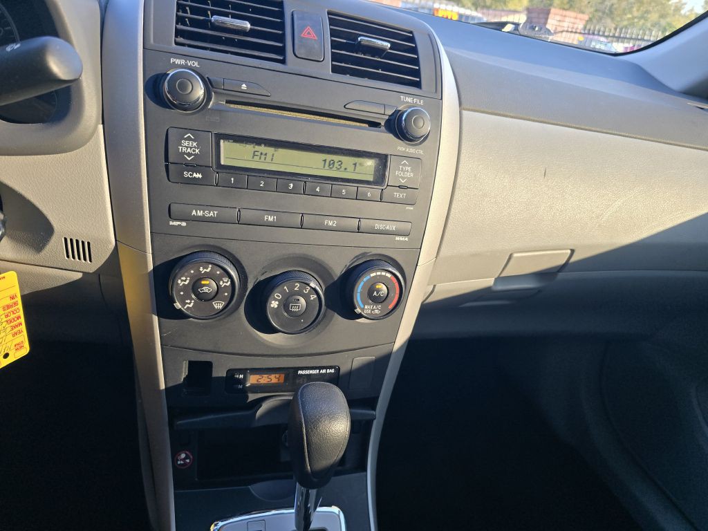 2010 Toyota Corolla Image 11