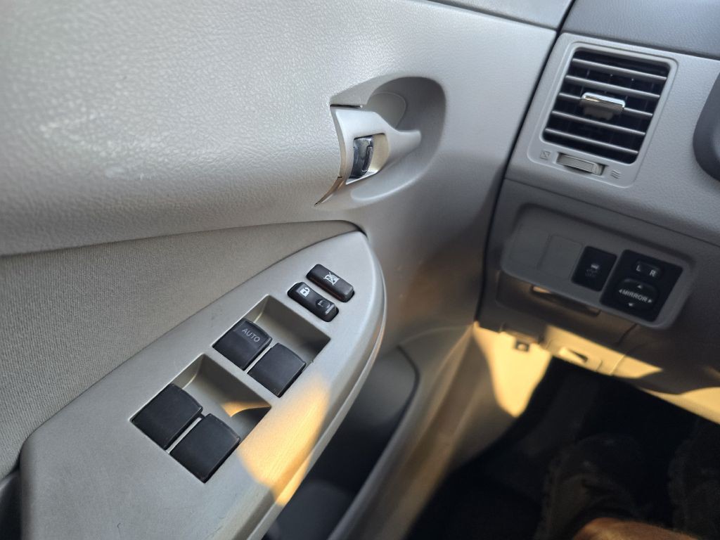2010 Toyota Corolla Image 14