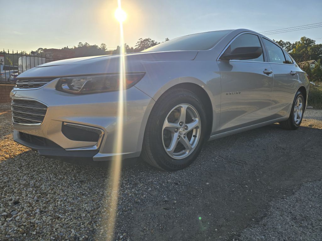 2017 Chevrolet Malibu Image 1