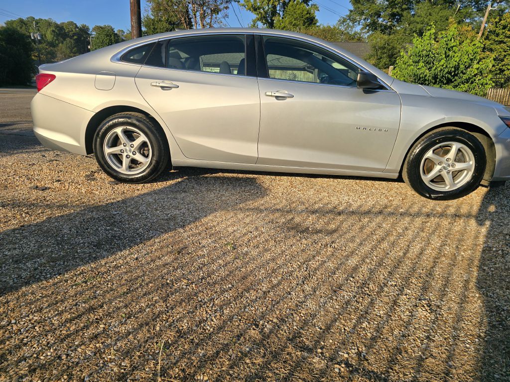 2017 Chevrolet Malibu Image 5