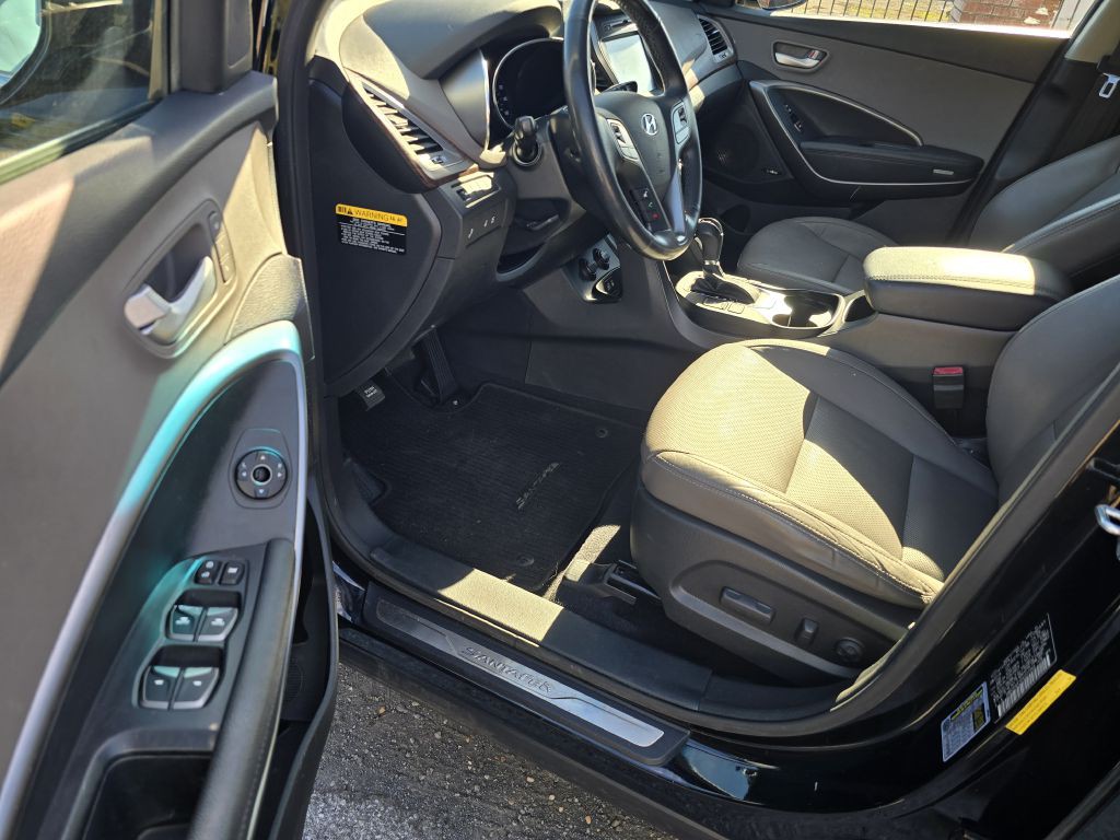 2017 Hyundai Santa Fe Image 7