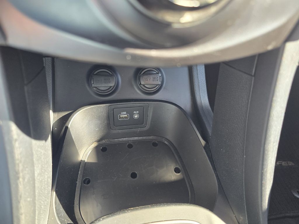 2017 Hyundai Santa Fe Image 14