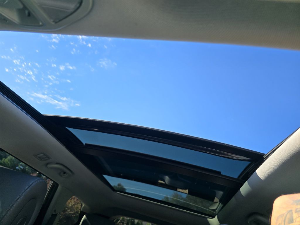 2017 Hyundai Santa Fe Image 20