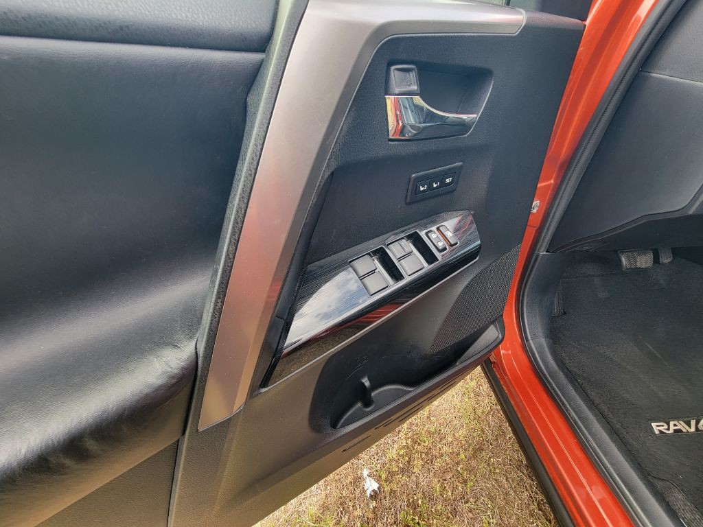 2016 Toyota Rav4 Image 18