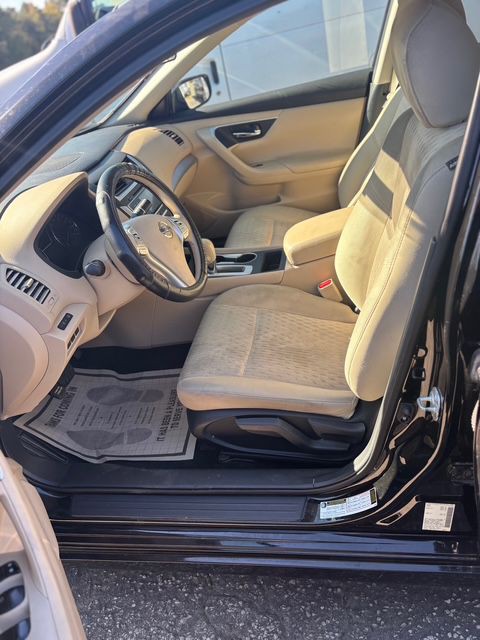 2016 Nissan Altima Image 4