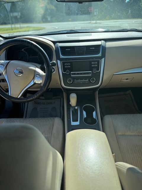 2016 Nissan Altima Image 5