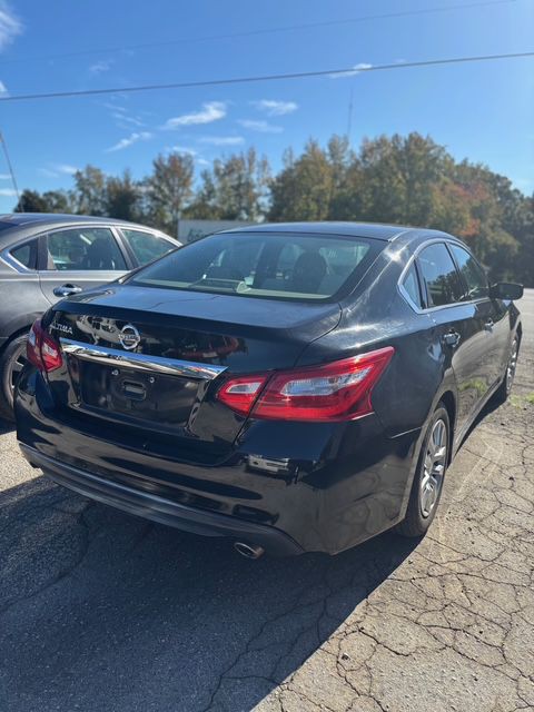 2016 Nissan Altima Image 11