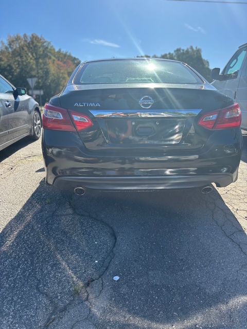 2016 Nissan Altima Image 12