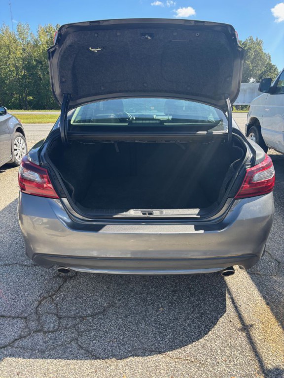 2018 Nissan Altima Image 9
