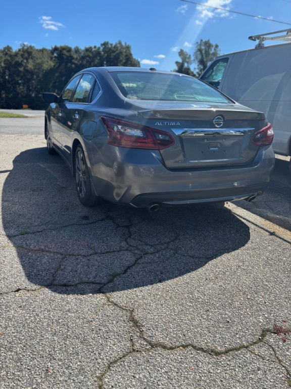 2018 Nissan Altima Image 11