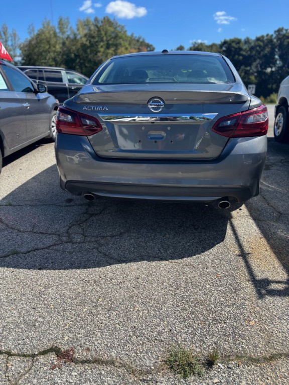 2018 Nissan Altima Image 12