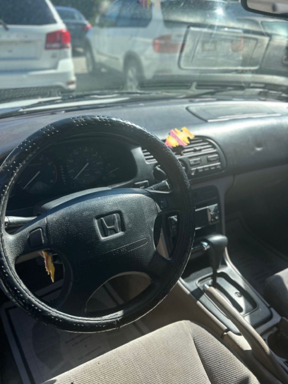 1995 Honda Accord Image 5