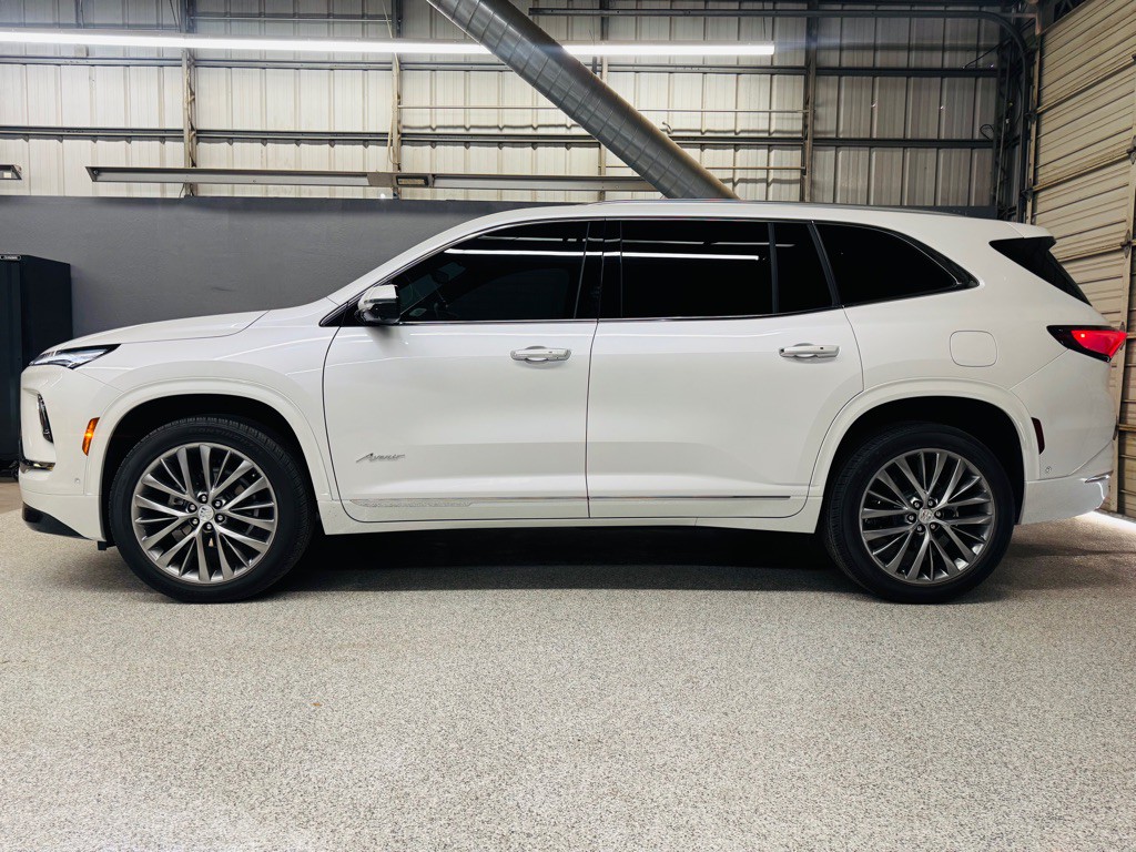 2025 Buick Enclave Image 2