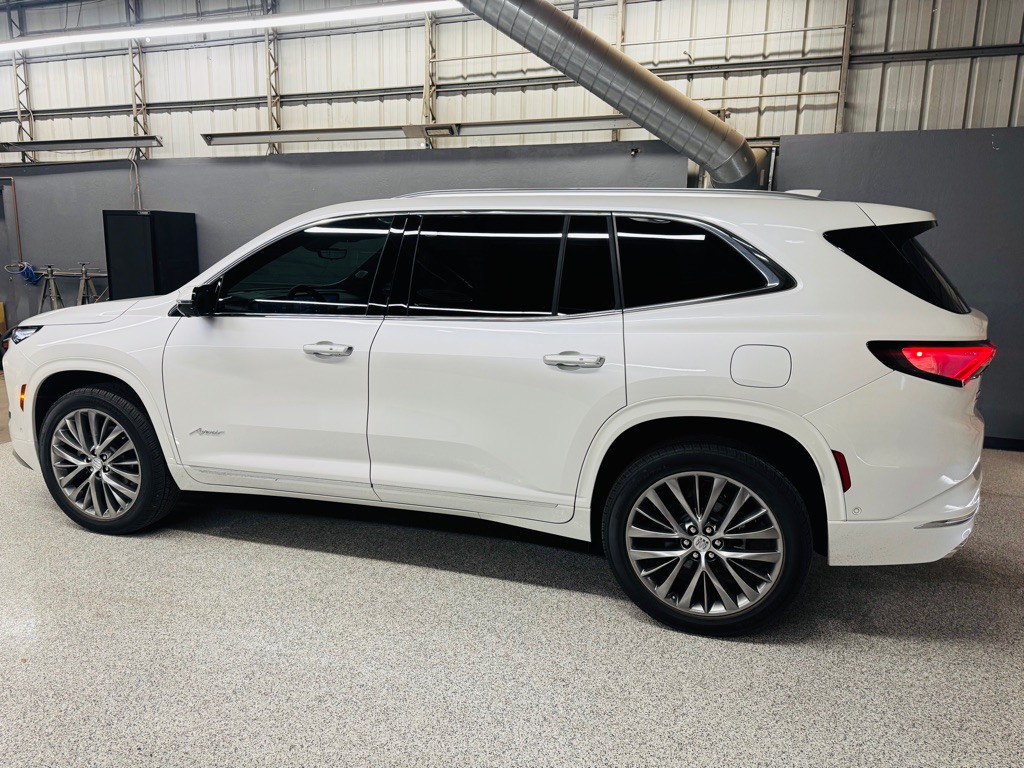 2025 Buick Enclave Image 3