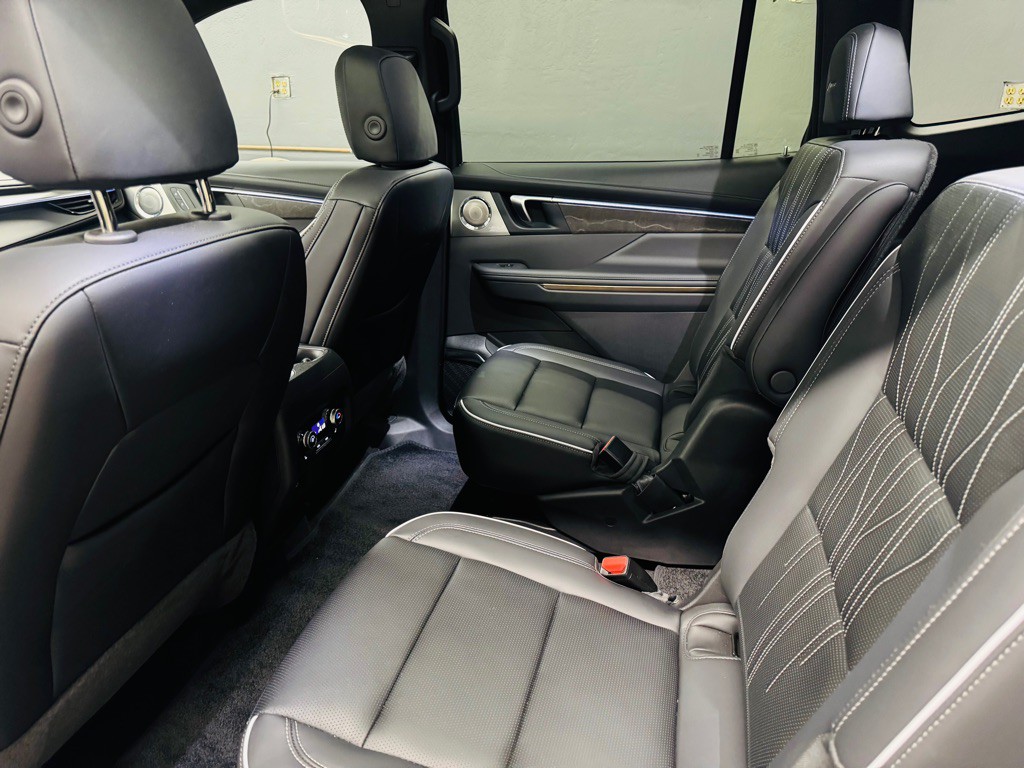 2025 Buick Enclave Image 9