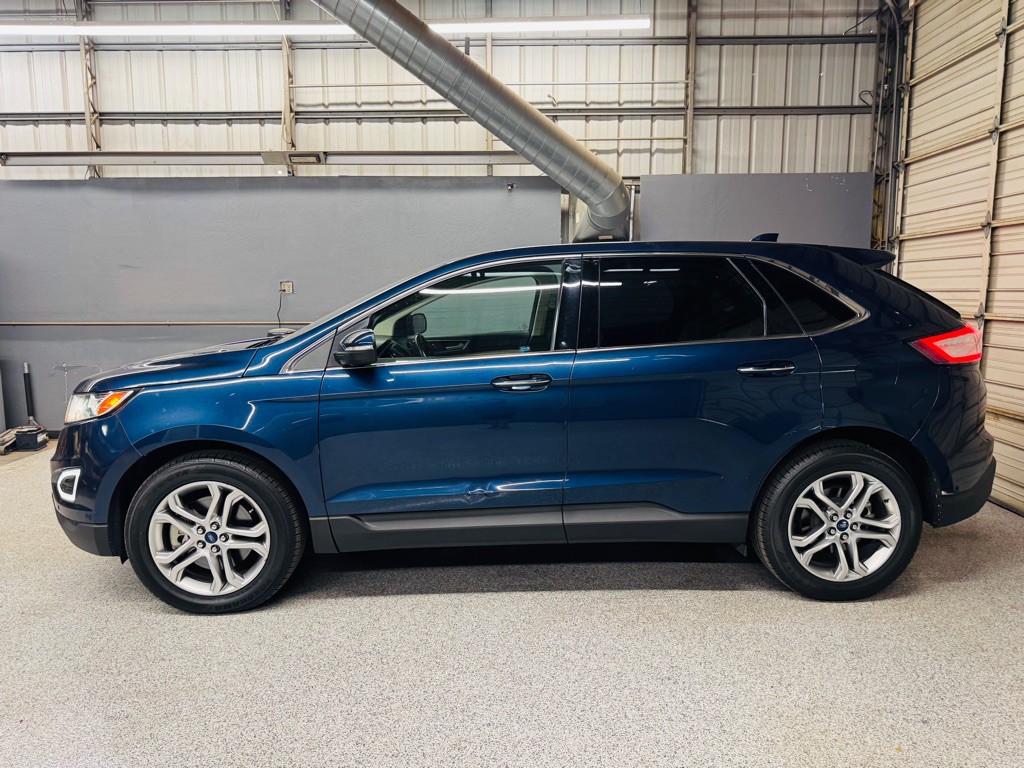2017 Ford Edge Image 2