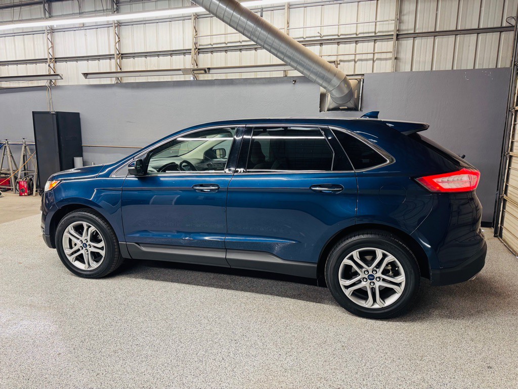 2017 Ford Edge Image 3