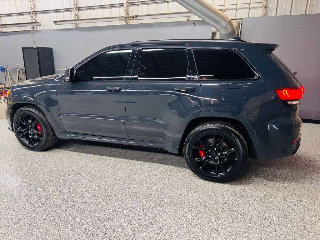 2017 Jeep Grand Cherokee Image 2